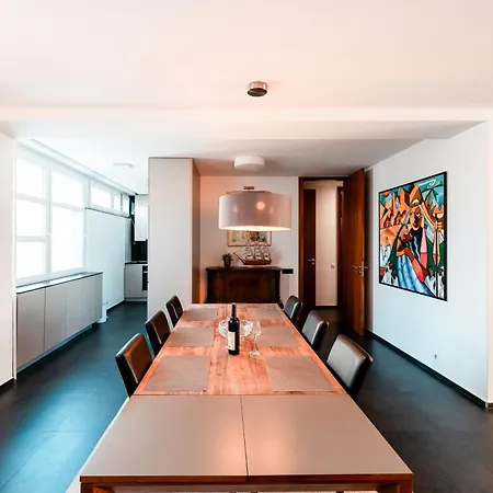 Luxury In Center Апартаменты *